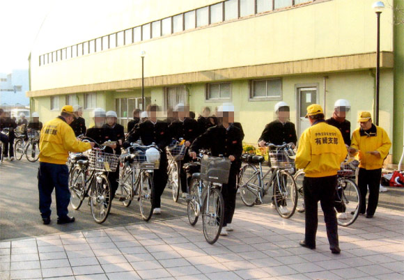 倉田山中学校における自転車点検整備及び交通安全指導の実施