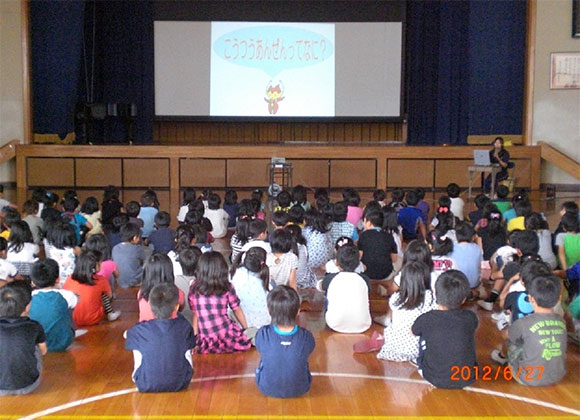 梅が丘小学校における交通安全教室の開催