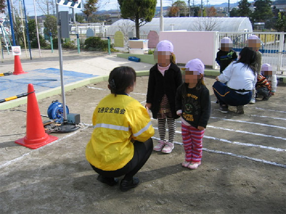 大屋戸保育所における幼児交通安全教室の実施