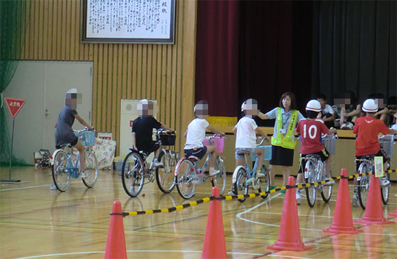 三瀬谷小学校における交通安全教室の実施