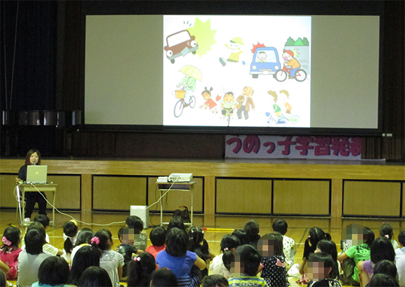 梅が丘小学校における交通安全教室の開催