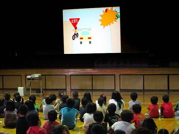 梅が丘小学校における交通安全教室の開催