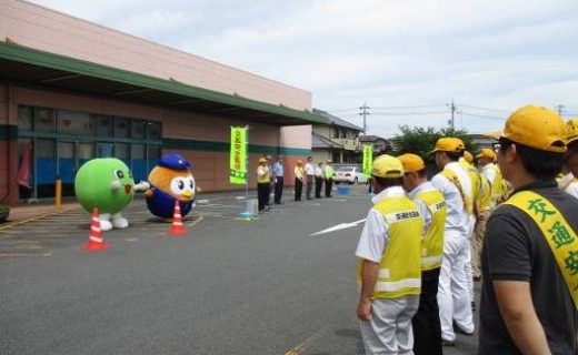 夏の交通安全県民運動出発式の実施