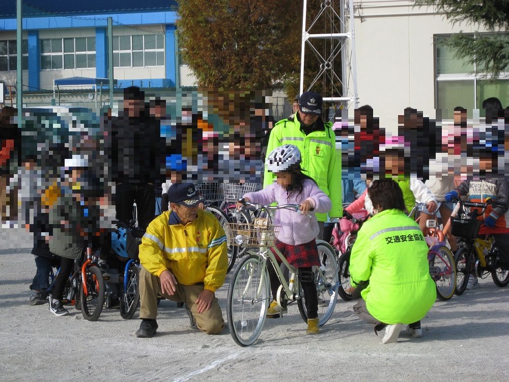 小学生・高齢者の自転車講習会